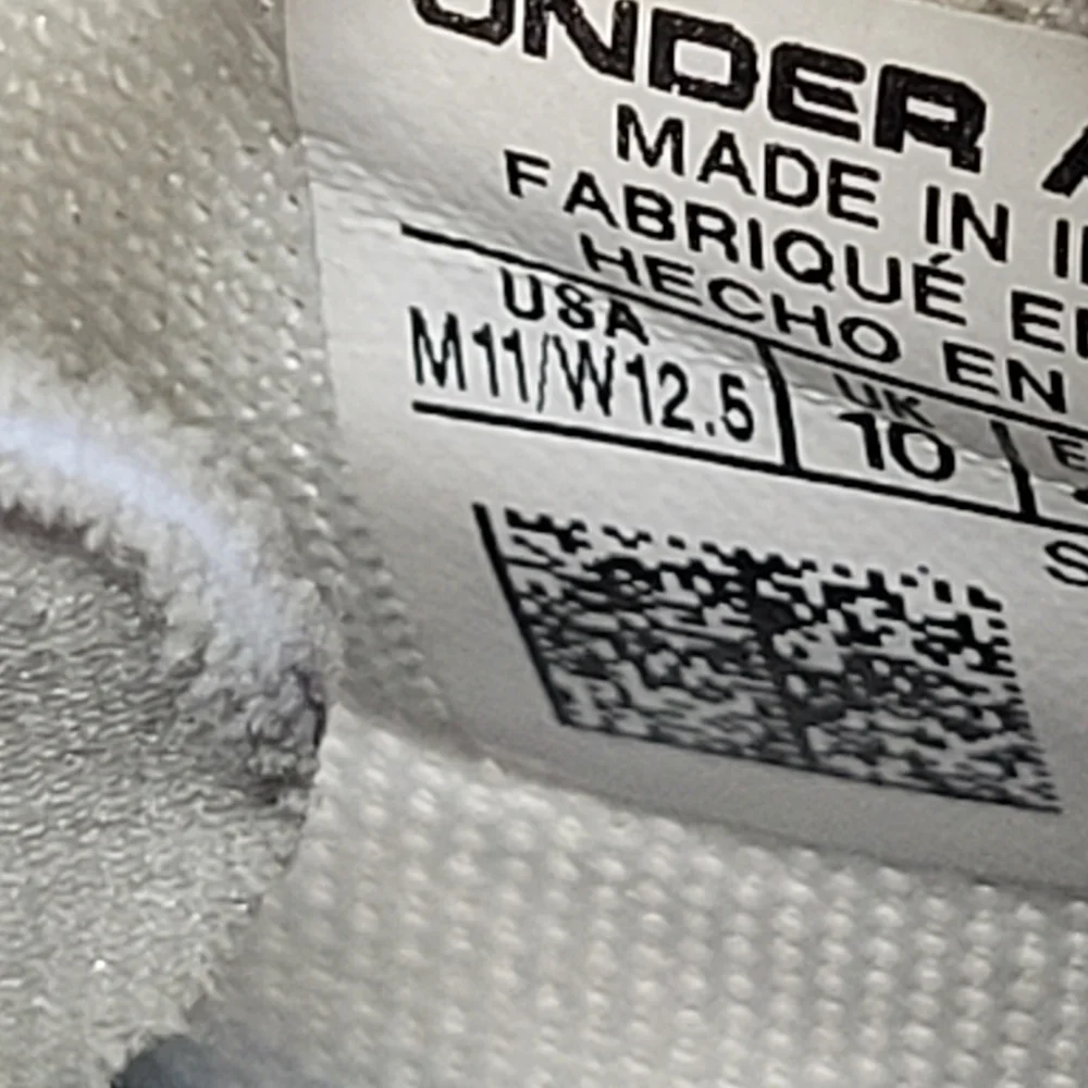 Mens 12 Under Armour Fat Tire Venture Pro shoes in white or light tan. Excellent - Picture 3 of 9